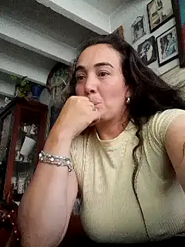 Snapshot of skayhot_ chatting on 01.13.25 skayhot online show from 01.13.25