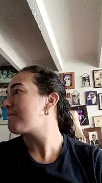 Snapshot of skayhot_ chatting on 01.15.25 skayhot online show from 01.15.25