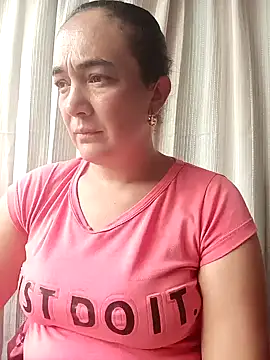 Snapshot of skayhot_ chatting on 02.19.25 skayhot online show from 02.19.25