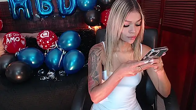 Snapshot of Celeste_sanz chatting on 02.23.25 Celeste sanz online show from 02.23.25