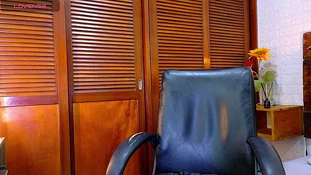 Snapshot of Celeste_sanz chatting on 10.26.25 Celeste sanz online show from 10.26.25