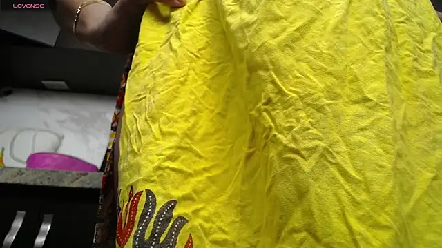 iniyalaboni online show from 10.17.25