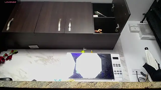 iniyalaboni online show from 10.30.25