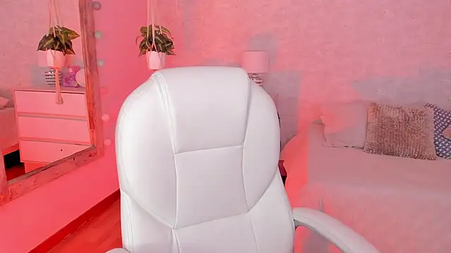 DahianaWalcott online show from 02.08.25