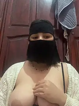 Snapshot of Miss-Soka chatting on 12.19.24 Miss-Soka online show from 12.19.24