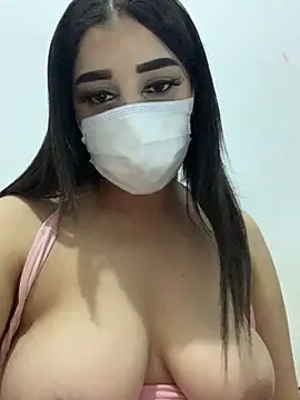 Snapshot of Miss-Soka chatting on 11.25.25 Miss-Soka online show from 11.25.25