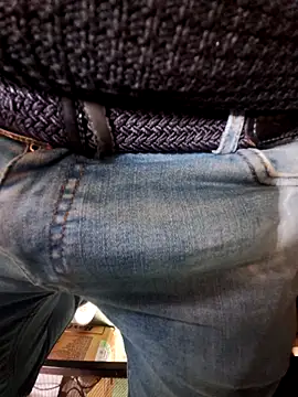 Snapshot of Sloulabg24 chatting on 04.15.26 Sloulabg24 online show from 04.15.26