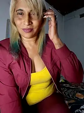 Goodgirlsue 77 online show from 12.18.25