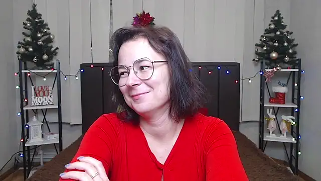 Snapshot of MarieSho chatting on 01.08.25 MarieSho online show from 01.08.25