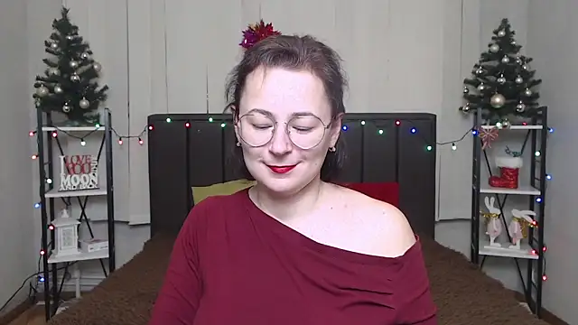 Snapshot of MarieSho chatting on 01.10.25 MarieSho online show from 01.10.25