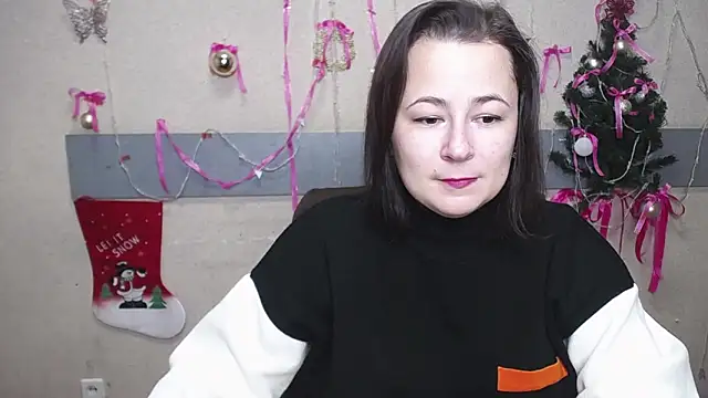 Snapshot of MarieSho chatting on 01.13.25 MarieSho online show from 01.13.25