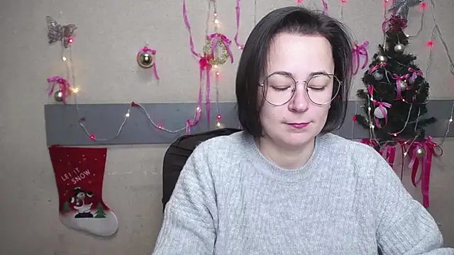 Snapshot of MarieSho chatting on 01.20.25 MarieSho online show from 01.20.25