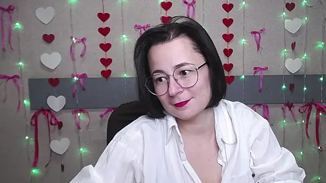 Snapshot of MarieSho chatting on 01.22.25 MarieSho online show from 01.22.25