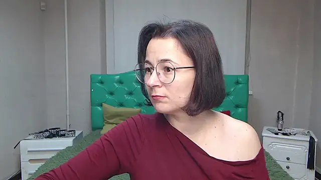 Snapshot of MarieSho chatting on 01.22.25 MarieSho online show from 01.22.25