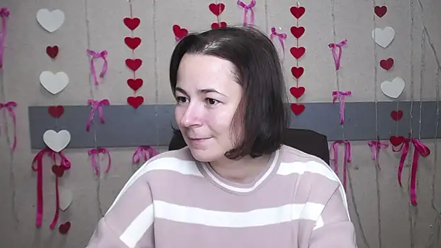 Snapshot of MarieSho chatting on 02.04.25 MarieSho online show from 02.04.25