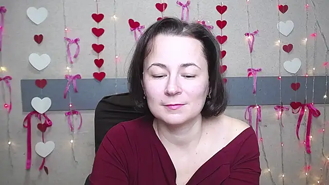 Snapshot of MarieSho chatting on 02.05.25 MarieSho online show from 02.05.25