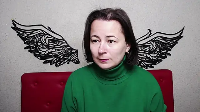 Snapshot of MarieSho chatting on 02.10.25 MarieSho online show from 02.10.25