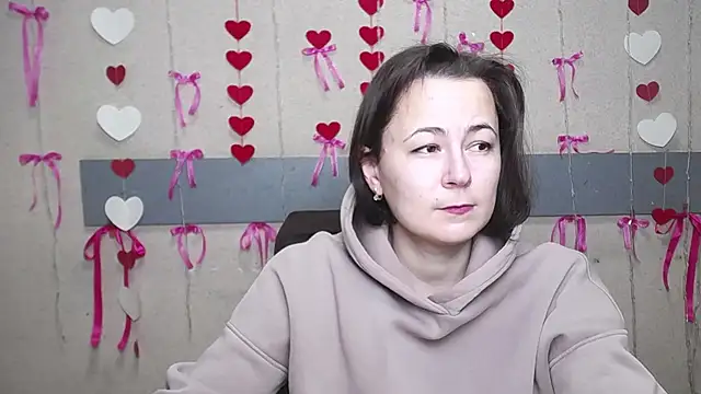 Snapshot of MarieSho chatting on 02.11.25 MarieSho online show from 02.11.25