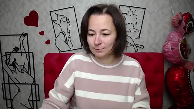 Snapshot of MarieSho chatting on 02.17.25 MarieSho online show from 02.17.25