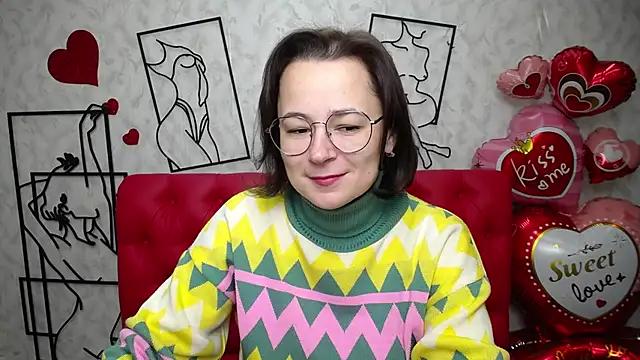 Snapshot of MarieSho chatting on 02.24.25 MarieSho online show from 02.24.25