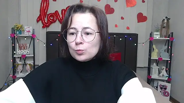 Snapshot of MarieSho chatting on 02.27.25 MarieSho online show from 02.27.25