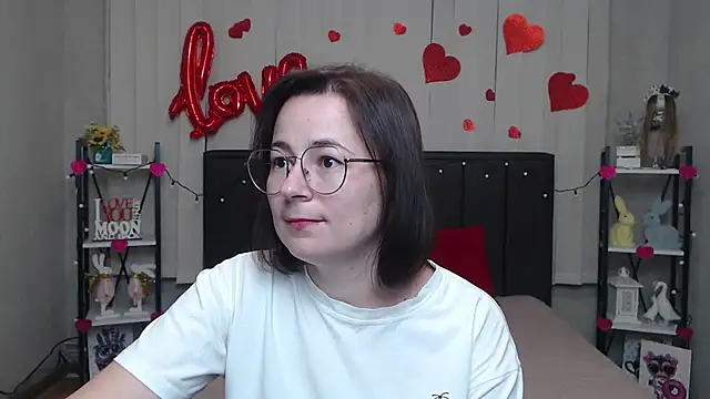 Snapshot of MarieSho chatting on 03.14.25 MarieSho online show from 03.14.25