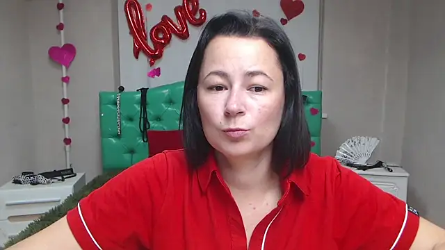 Snapshot of MarieSho chatting on 09.10.25 MarieSho online show from 09.10.25