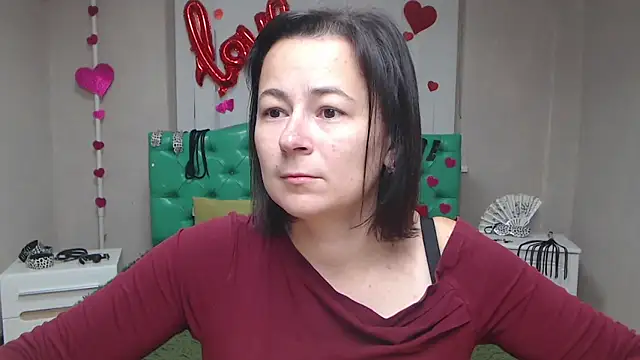 Snapshot of MarieSho chatting on 09.25.25 MarieSho online show from 09.25.25