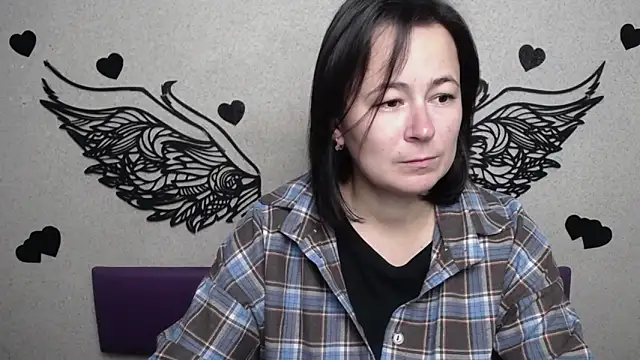 Snapshot of MarieSho chatting on 10.17.25 MarieSho online show from 10.17.25