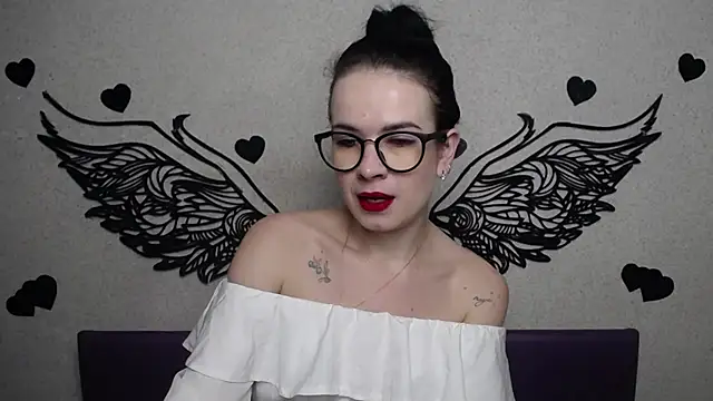 JasmineKouch online show from 10.16.25