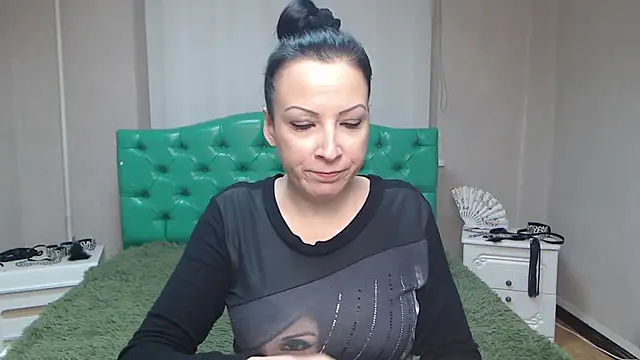 ElizabethSho online show from 12.07.24