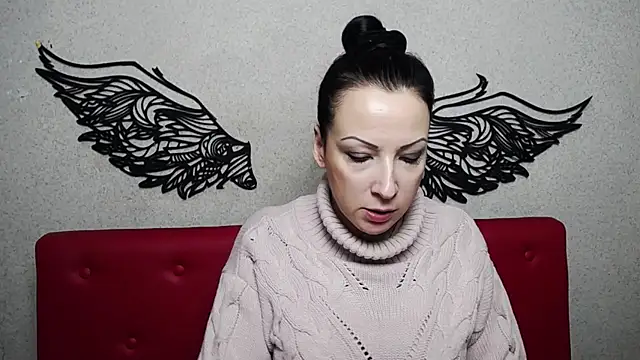 ElizabethSho online show from 02.10.25