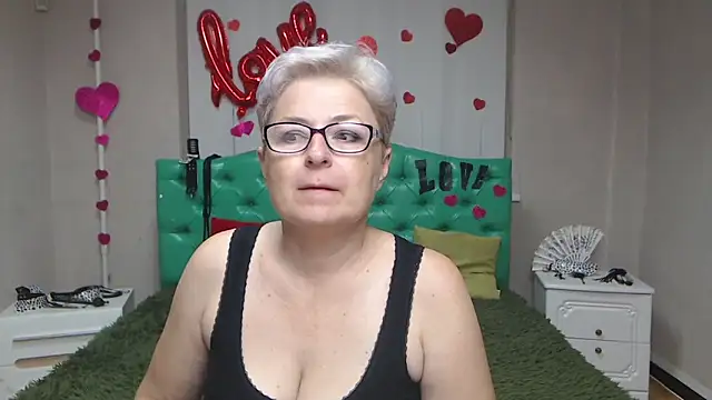 EmiliaGree online show from 09.17.25