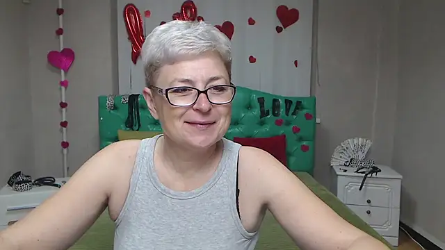 EmiliaGree online show from 10.19.25