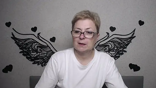 Snapshot of EmiliaGree chatting on 05.31.26 EmiliaGree online show from 05.31.26