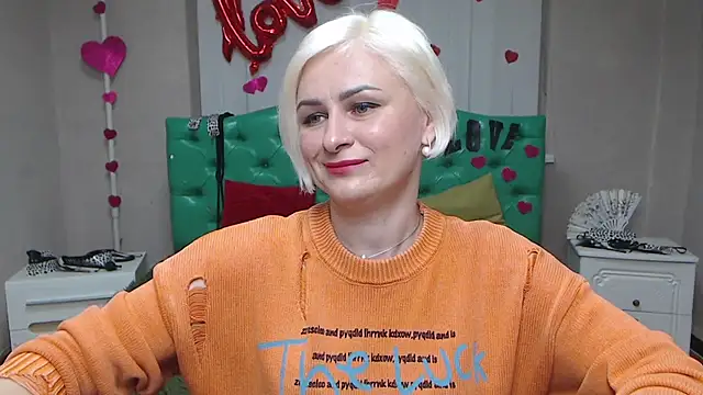 Snapshot of OliviaHorst chatting on 09.18.25 OliviaHorst online show from 09.18.25