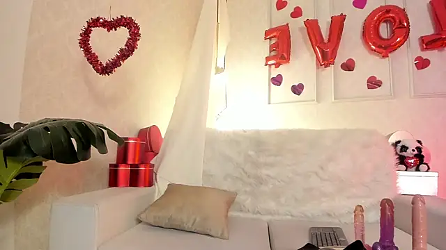 celestelewis online show from 02.16.25