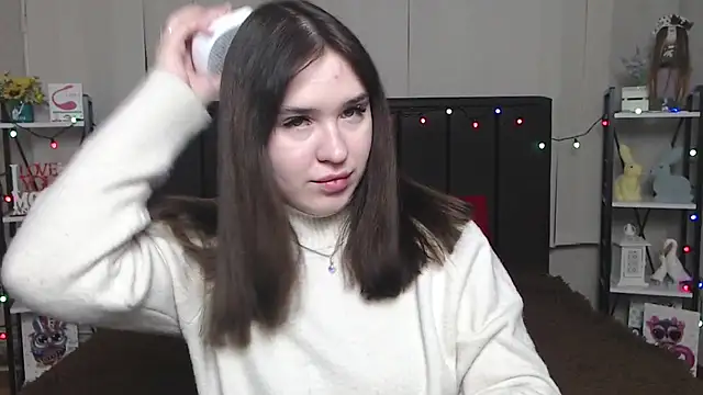 Snapshot of LauraHlot chatting on 02.01.25 LauraHlot online show from 02.01.25