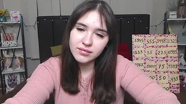 Snapshot of LauraHlot chatting on 02.06.25 LauraHlot online show from 02.06.25