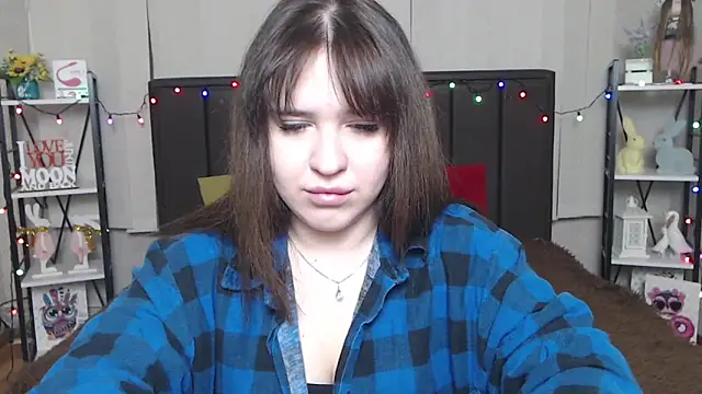 Snapshot of LauraHlot chatting on 02.10.25 LauraHlot online show from 02.10.25