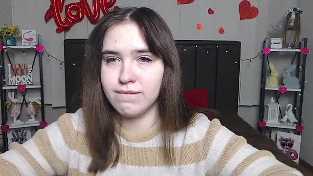 Snapshot of LauraHlot chatting on 02.17.25 LauraHlot online show from 02.17.25