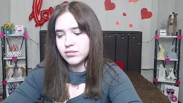 Snapshot of LauraHlot chatting on 02.22.25 LauraHlot online show from 02.22.25