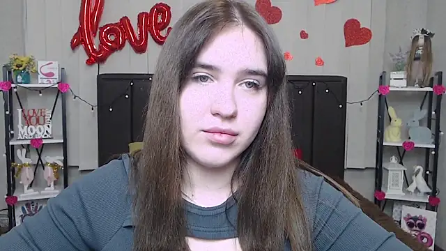 Snapshot of LauraHlot chatting on 02.23.25 LauraHlot online show from 02.23.25