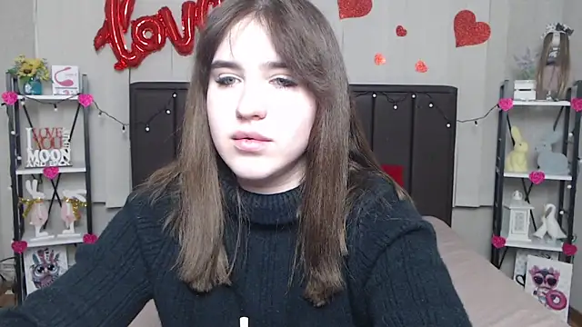 Snapshot of LauraHlot chatting on 02.24.25 LauraHlot online show from 02.24.25