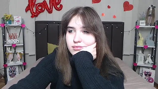 Snapshot of LauraHlot chatting on 02.24.25 LauraHlot online show from 02.24.25