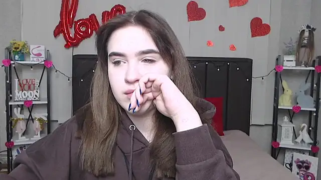 Snapshot of LauraHlot chatting on 02.24.25 LauraHlot online show from 02.24.25