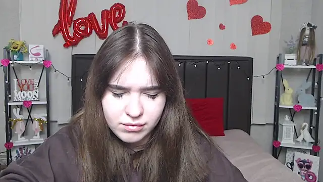 Snapshot of LauraHlot chatting on 02.24.25 LauraHlot online show from 02.24.25