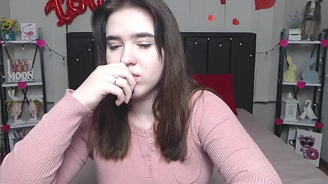 Snapshot of LauraHlot chatting on 03.03.25 LauraHlot online show from 03.03.25