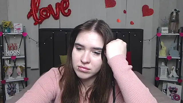 Snapshot of LauraHlot chatting on 03.04.25 LauraHlot online show from 03.04.25