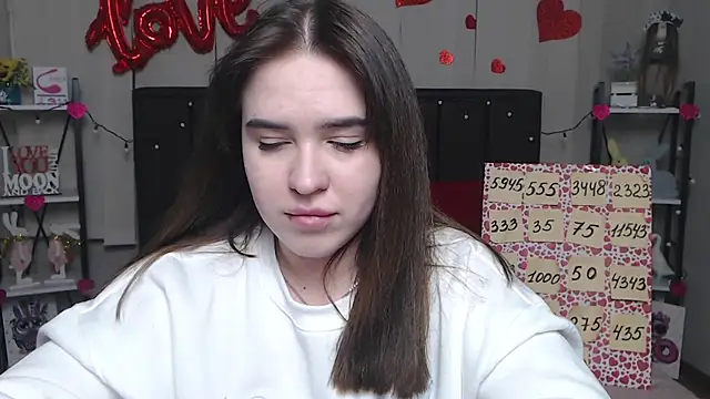 Snapshot of LauraHlot chatting on 03.06.25 LauraHlot online show from 03.06.25